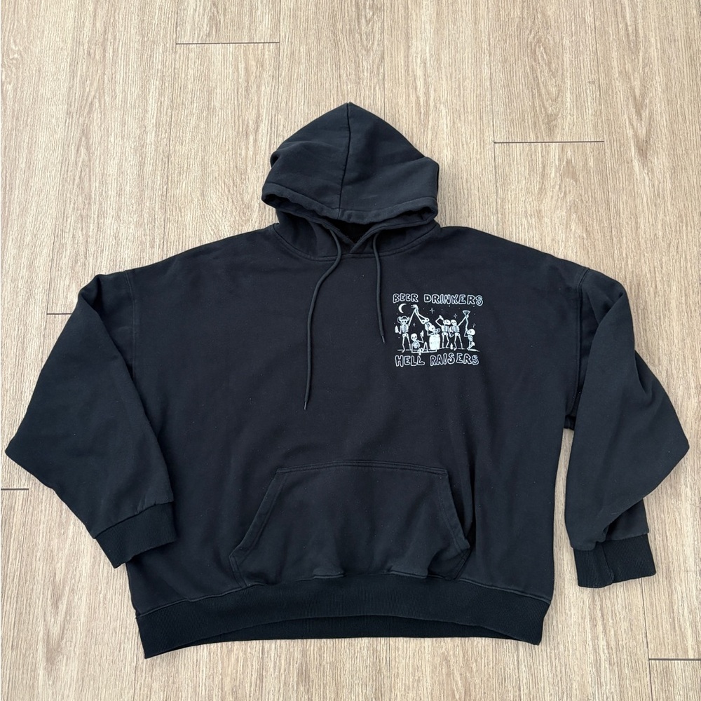 Black Graphis hoodie w/ stash pocket Size XL